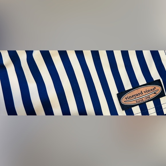 Boys vineyard vines swim trunks. EUC. Size boys XL. Like new, maybe worn once. - Picture 2 of 2